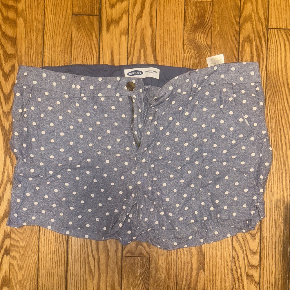Old Navy Women's Blue and White Polka Dot Shorts